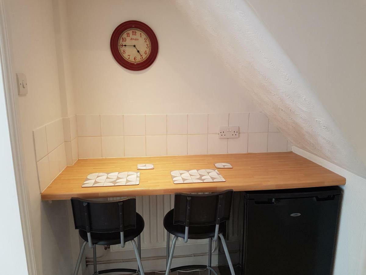Central Cheltenham House - Sleeps 4/Pet Friendly Экстерьер фото